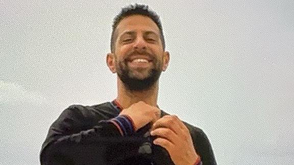 אלמוני top